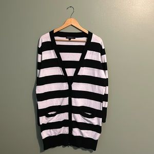 Banana Republic - Black and White Stripped Extra Long Cardigan - Large